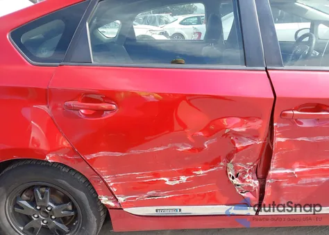 2013 Toyota Prius z USA, uszkodzony, nr VIN JTDKN3DU7D0351261